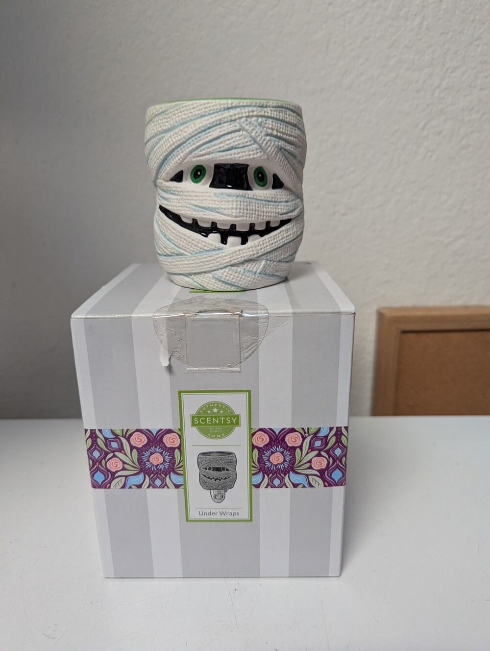 Scentsy Under Wraps mummy Halloween wax warmer plug in top part only no plug